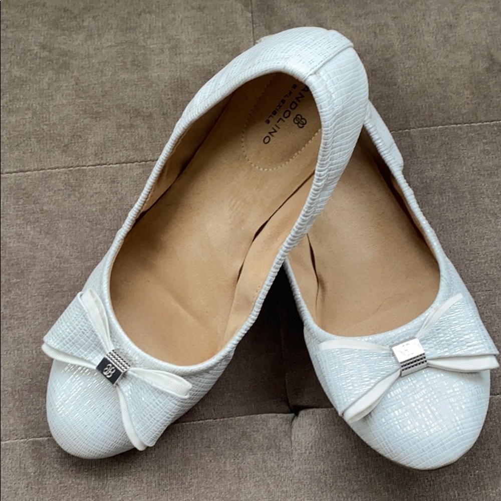 Bandolino bow flats women’s size 8